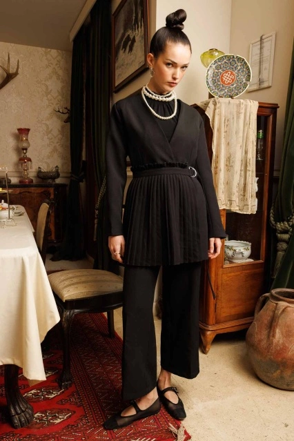 Pilise Aksesuarlı Blazer Siyah Ceket