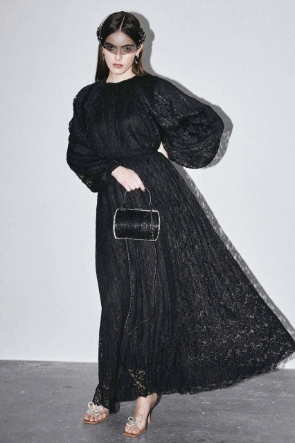 Piliseli Dantelli Elbise - Siyah