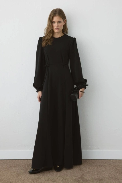 Premium Belden Oturma Detaylı Siyah Elbise