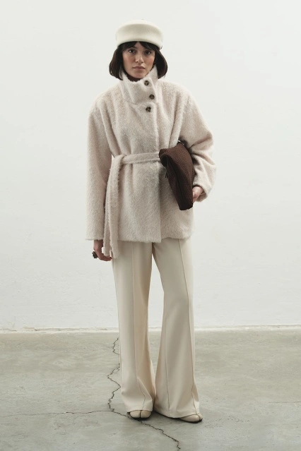 Premium Dik Yaka Ekru Kaban