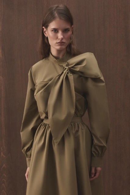 Premium Fiyonk Detaylı Poplin Haki Gömlek