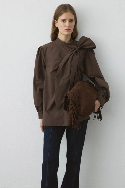 Premium Fiyonk Detaylı Poplin Kahve Gömlek