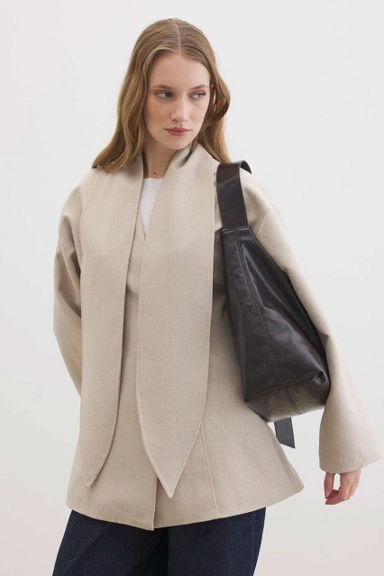 Premium Fular Bağlamalı Bej Ceket