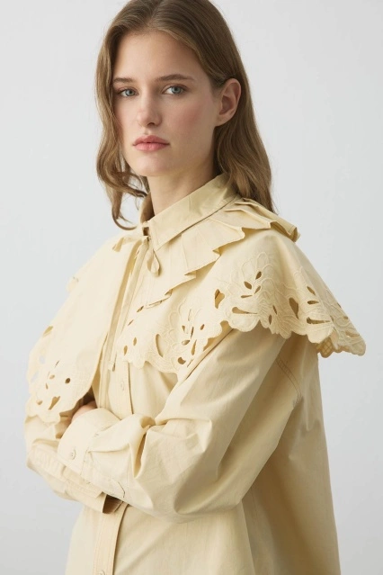 Premium Poplin Pilise Detaylı Nakışlı Butter Yellow Yaka