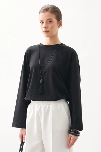 Rahat Kesim Pamuklu Siyah Bluz