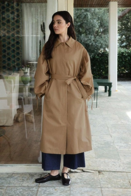 Rose Pelerin Detaylı Camel Trençkot