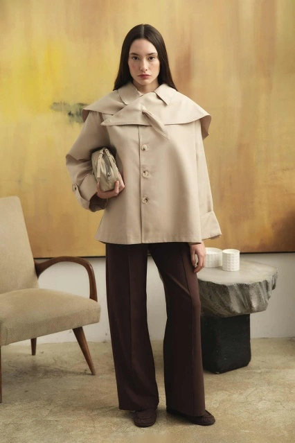 Şal Yaka Detaylı Taş Trençkot