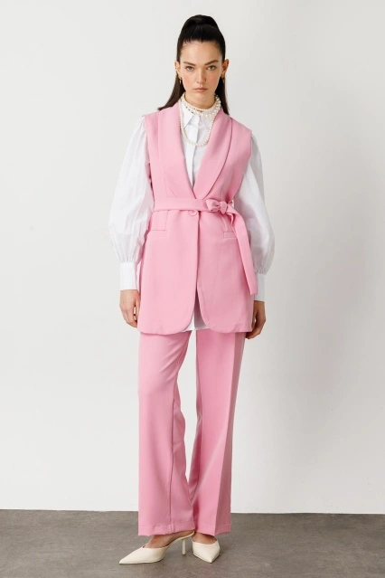 Şal Yaka Yelekli Pembe Krep Takım