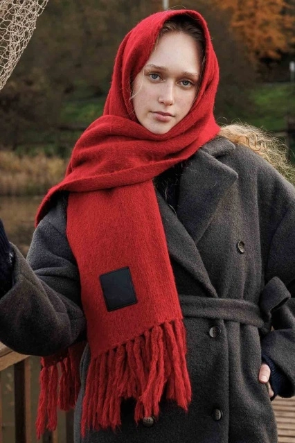 Şardonlu Kırmızı Atkı