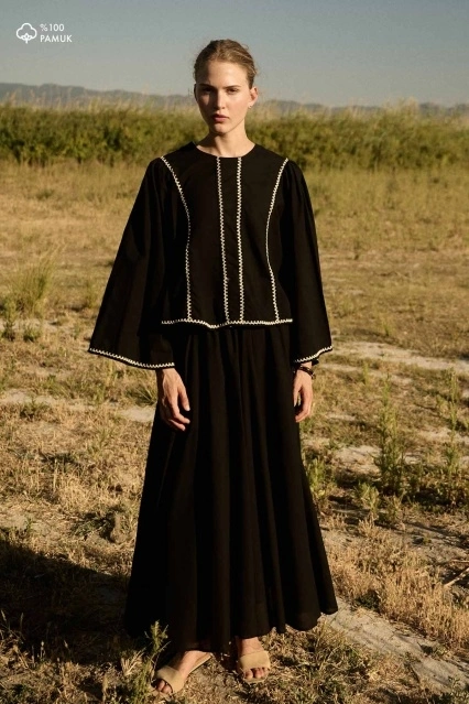 Şerit İşleme Detaylı Vual Siyah Etekli Takım