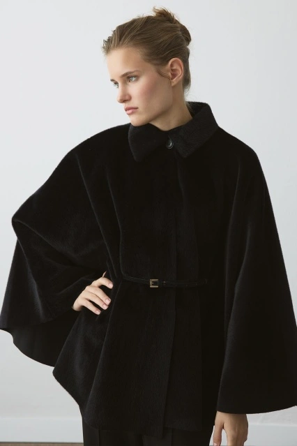 Süet Kemer Detaylı Pelerin Siyah Kaban