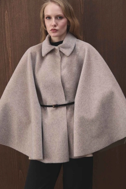 Süet Kemer Detaylı Pelerin Vizon Kaban