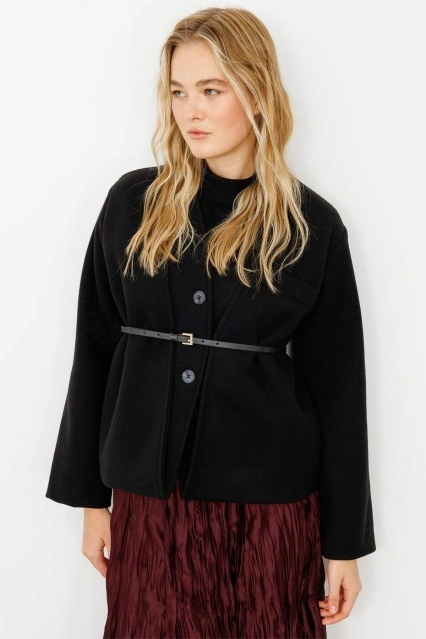 Trocape Yakasız Siyah Kaşe Ceket