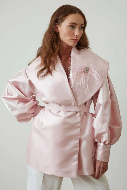 Tüy Broş Detaylı Pudra Kaftan