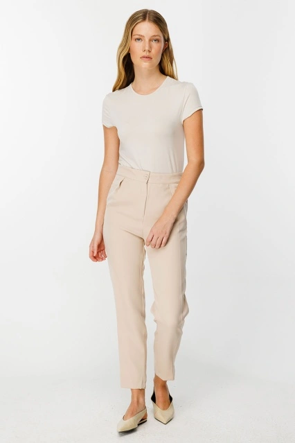 Ütü İzli Havuç Kesim Taş Pantolon