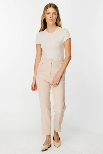 Ütü İzli Havuç Kesim Taş Pantolon