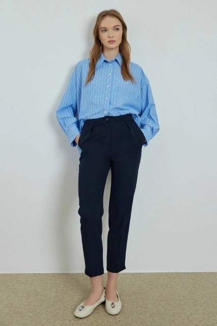 Ütü İzli Havuç Kesim Lacivert Pantolon