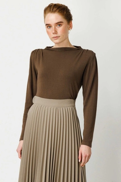 Vatkalı Crop Koyu Kahve Top