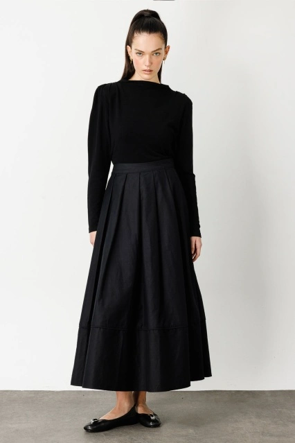 Vatkalı Crop Siyah Top