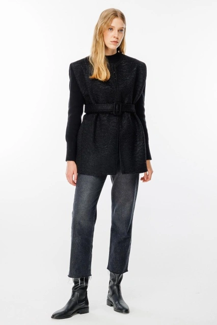 Vatkalı Geniş Kesim Siyah Kaşe Yelek