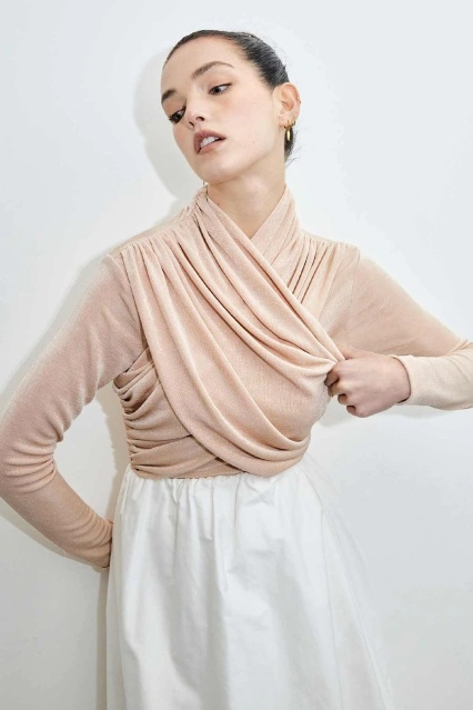 Verev Kapamalı Buzy Bej Bluz