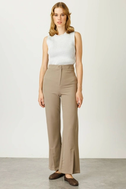 Verev Yırtmaçlı Krep Vizon Pantolon