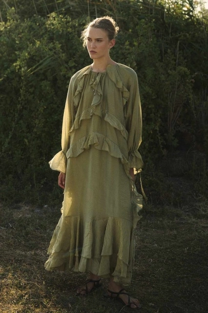 Volan Detaylı Zeytin Yeşili Elbise