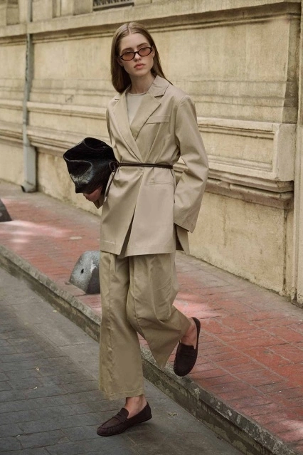 Yandan Yırtmaçlı Oversize Kum Beji Blazer Yandan Yırtmaçlı Oversize Kum Beji Blazer