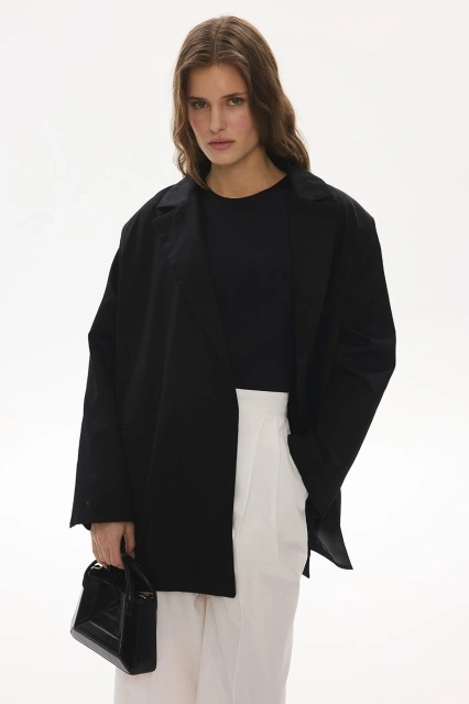 Yandan Yırtmaçlı Oversize Siyah Blazer Yandan Yırtmaçlı Oversize Siyah Blazer