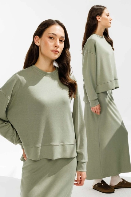 Yanları Yırtmaçlı Compact Çağla Sweatshirt