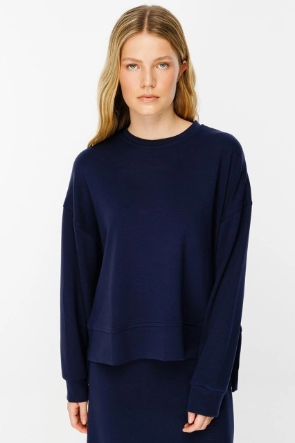 Yanları Yırtmaçlı Compact Lacivert Sweatshirt Yanları Yırtmaçlı Compact Lacivert Sweatshirt
