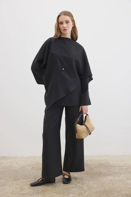 Yarasa Kol Pelerin Detaylı Siyah Pantolon Takım