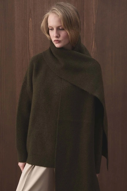 Yumuşak Dokulu Koyu Haki Atkı