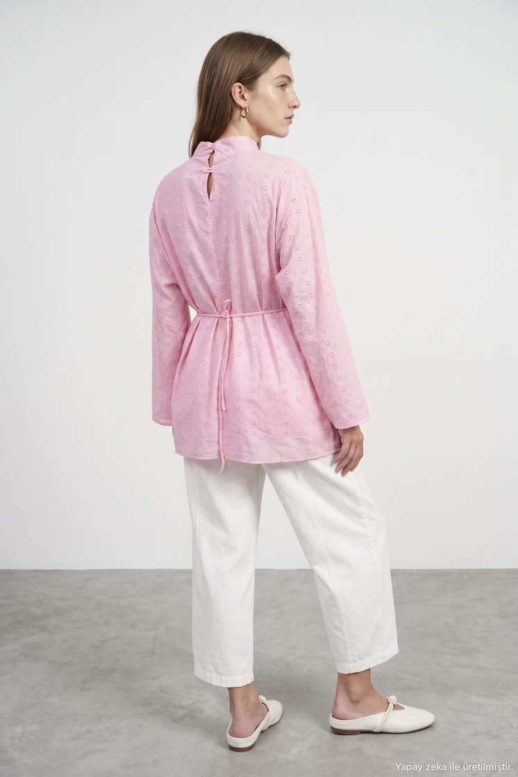Mini Çiçek İşlemeli Soft Pembe Bluz