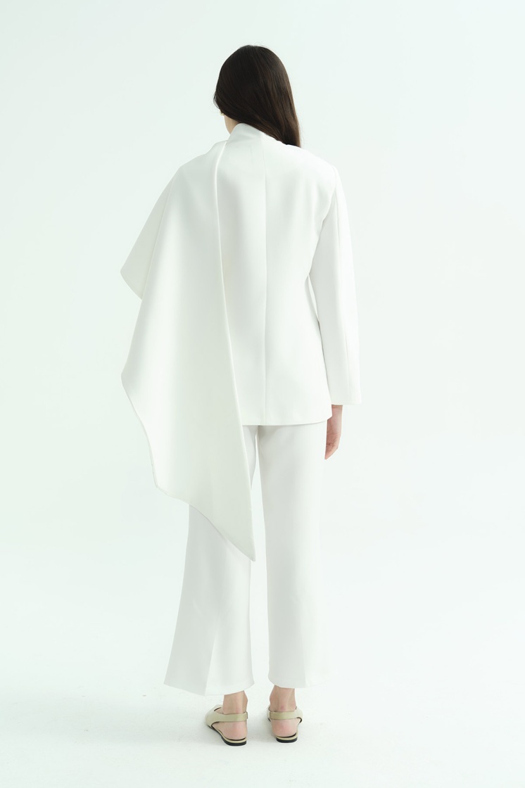 Pelerin Detaylı Ekru Blazer Ceket