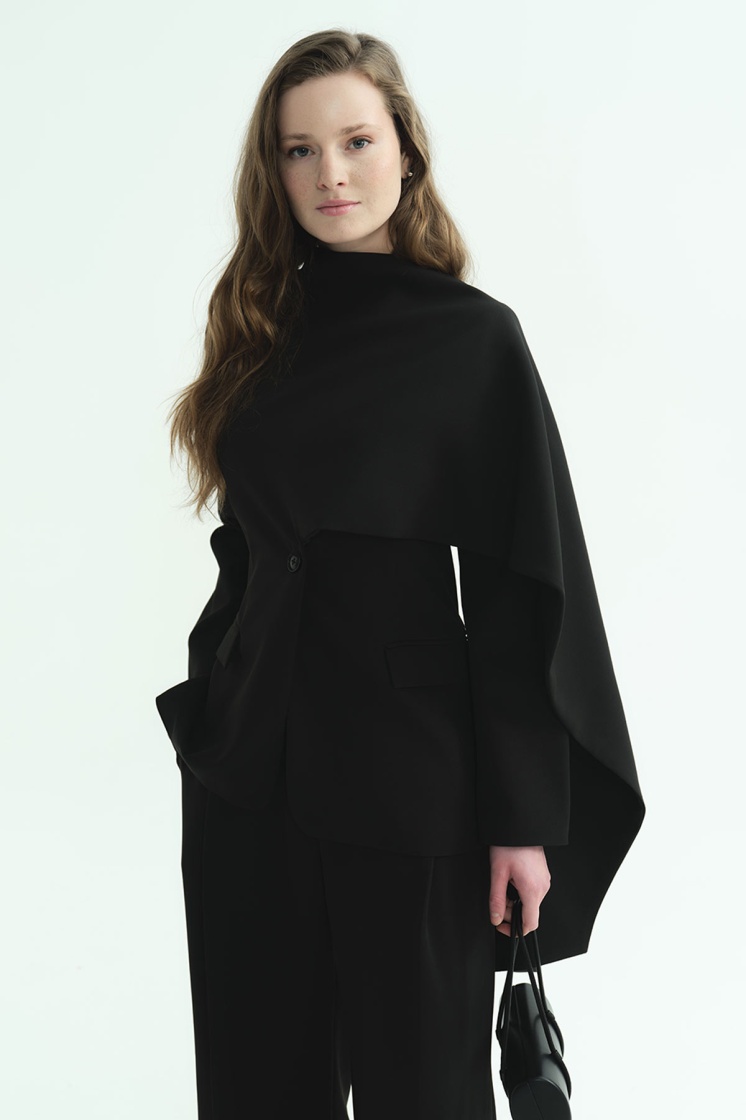Pelerin Detaylı Siyah Blazer Ceket