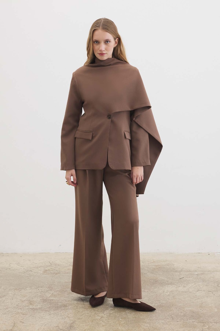 Pelerin Detaylı Vizon Blazer Ceket