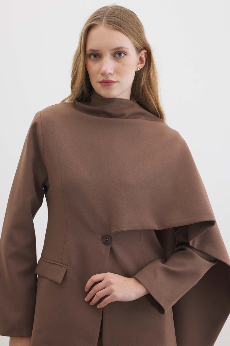 Pelerin Detaylı Vizon Blazer Ceket