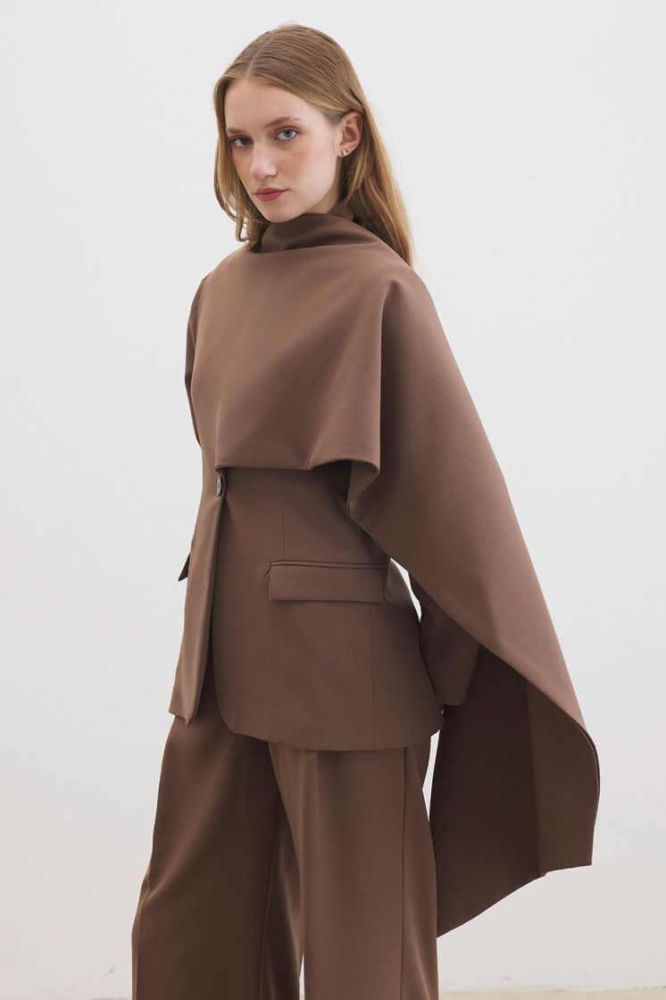 Pelerin Detaylı Vizon Blazer Ceket