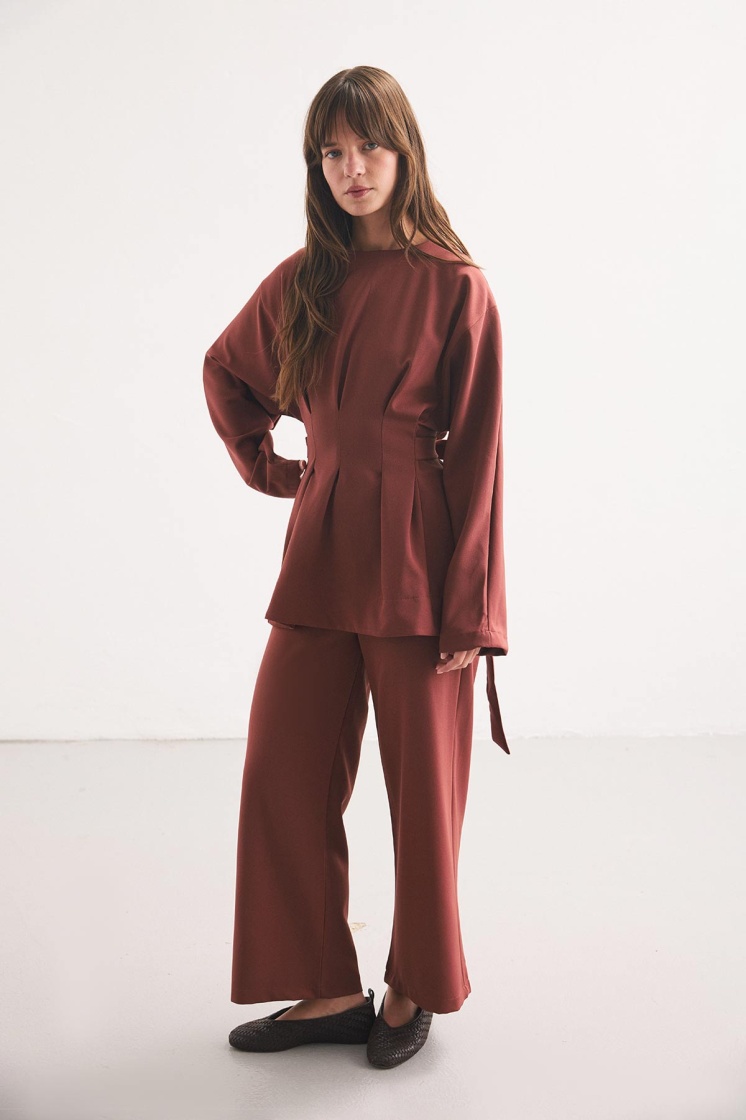 Pile Detaylı Bluz Toprak Pantolon Takım