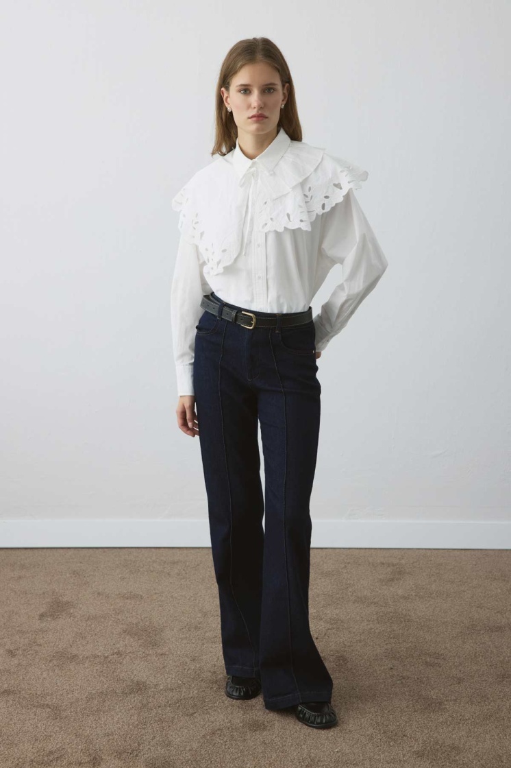 Premium Poplin Pilise Detaylı Nakışlı Beyaz Yaka