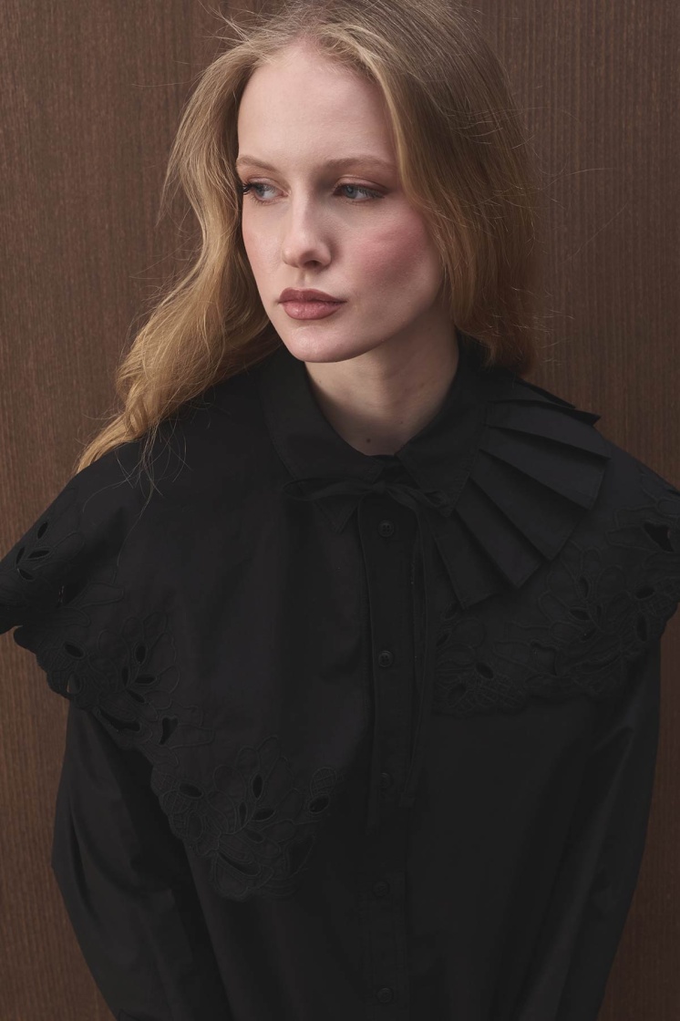 Premium Poplin Pilise Detaylı Nakışlı Siyah Yaka